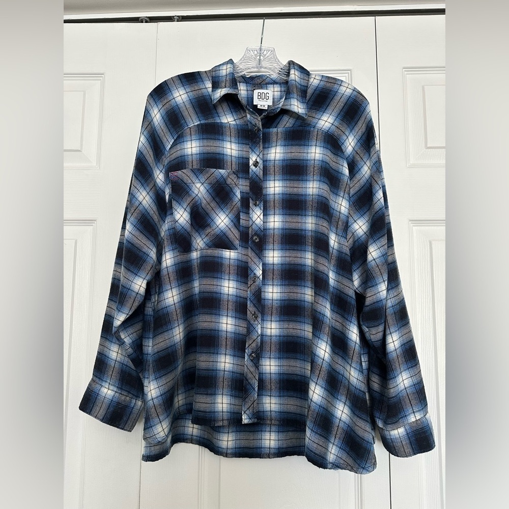 Urban Outfitters BDG Oversized Navy and White Plaid Shirt - Size M - Soft & Cozy - Picture 2 of 7